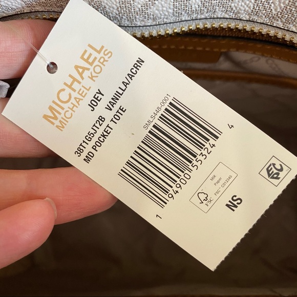 New Michael Kors Joey medium bucket shoulder tote Bag - Picture 12 of 15